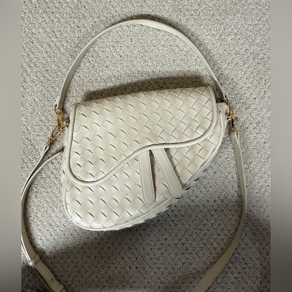 Urban Expressions Scout Woven Crossbody Bag | Cream Convertible Purse - Picture 2 of 6